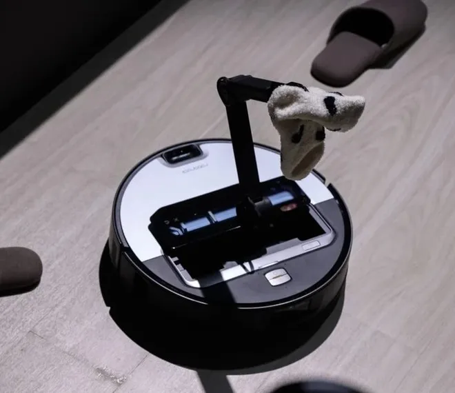 Roborock S8 MaxV Ultra vs Roborock Saros Z70: битва титанів